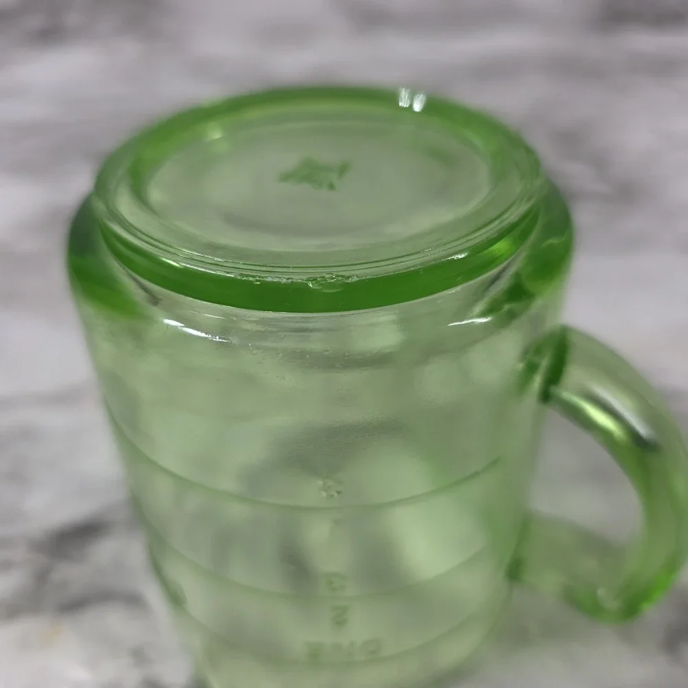 Vintage Hazel Atlas 3-Spout Uranium Glass 1-Cup Embossed Measuring Cup READ